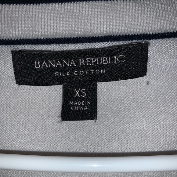 V neck, long sleeve - Picture 2 of 2